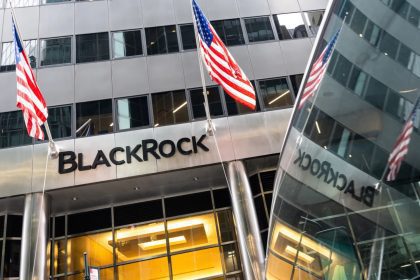 BlackRock, Bitcoin Yatırımlarını Hızlandırdı: 1 Milyar Dolar Değerinde 14,745 Adet Bitcoin Satın Aldı!